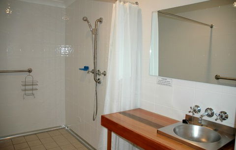 Carrs Hunter Valley Macadamia Farm Guest House - eAccommodation 3