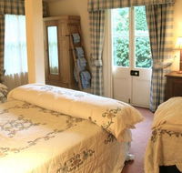 Capers Guesthouse and Cottage