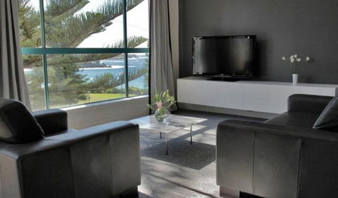 AeA The Coogee View Beachfront Serviced Apartments - eAccommodation 3