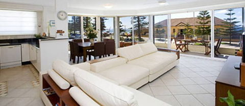 Absolute Beachfront Manly Bed And Breakfast - eAccommodation 5