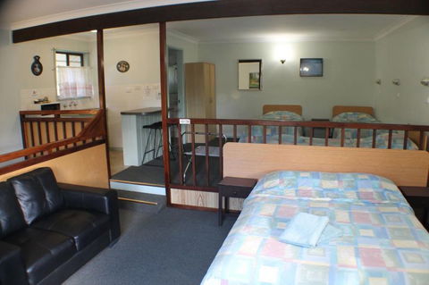 Lake Forbes Motel - eAccommodation 2
