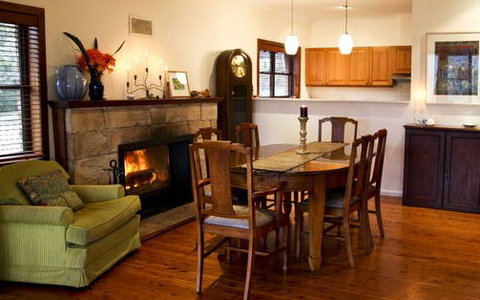 A Church And Homestead In Mudgee - eAccommodation 3