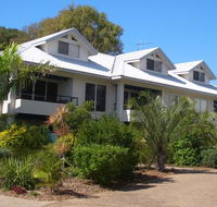 Moore Park Beach Villas on the Beach - eAccommodation