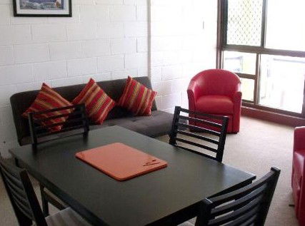 Como Holiday Apartments And Tropical Nites Motel - eAccommodation 0