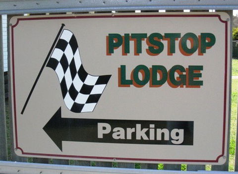 Pitstop Lodge Guesthouse And Bed And Breakfast - eAccommodation 3