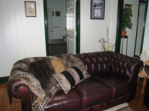 Pitstop Lodge Guesthouse And Bed And Breakfast - eAccommodation 4