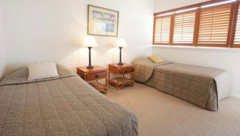Whalewatch Ocean Beach Resort - eAccommodation 1
