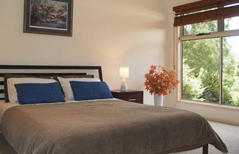 Ravensbourne Escape Kookaburra Kottage - eAccommodation 1