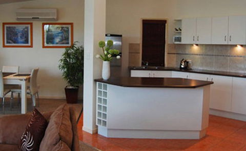 Ravensbourne Escape Kookaburra Kottage - eAccommodation 2