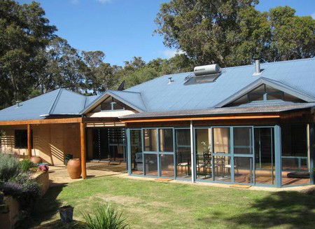 Sheridan House - eAccommodation 1