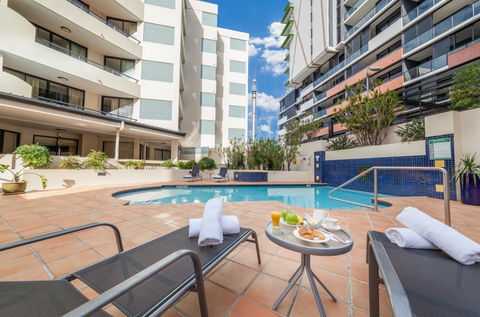 West End Central Apartments - eAccommodation 1