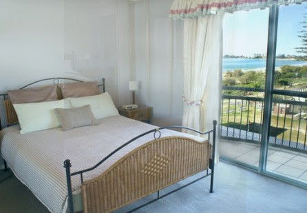 Golden Sea Apartments - eAccommodation 3