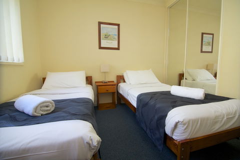 Blue Water Bay Luxury Villas - eAccommodation 6