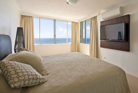 Berkeley On The Beach - eAccommodation 1
