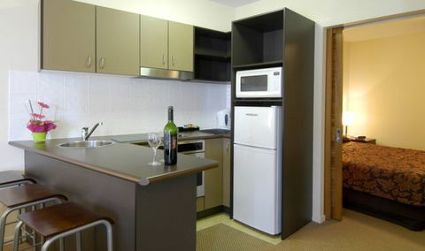 Broadbeach Savannah - eAccommodation 0