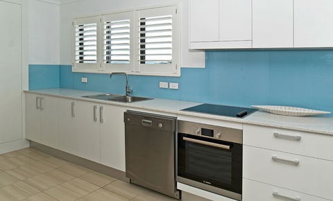 Bayview Apartments Rainbow Bay - eAccommodation 3