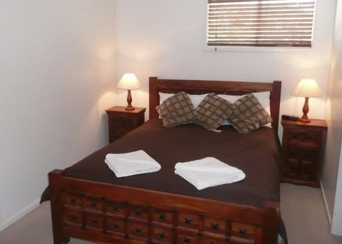 Beachside Holiday Units - eAccommodation 0