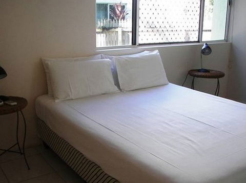Champagne Apartments - eAccommodation 3
