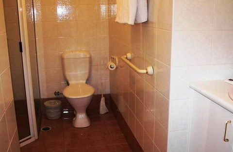 Champagne Apartments - eAccommodation 4