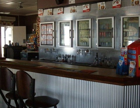 Burdekin Hotel - eAccommodation 1