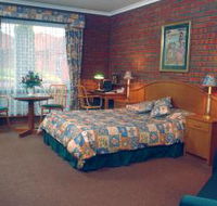 Sovereign Park Motor Inn - eAccommodation
