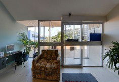 Burleigh Beach Tower - eAccommodation 2