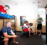 Maze Backpackers And Cb Hotel - eAccommodation