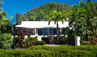 Comfort Inn & Suites Trinity Beach Club - eAccommodation 0
