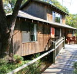 Jemby-Rinjah Lodge - eAccommodation