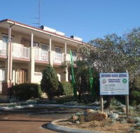 Baywatch Manor Resort - eAccommodation
