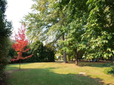 Bright Highland Valley Cottages - eAccommodation 3