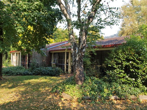 Bright Highland Valley Cottages - eAccommodation 5