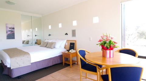 Margaret's Beach Resort - eAccommodation 1