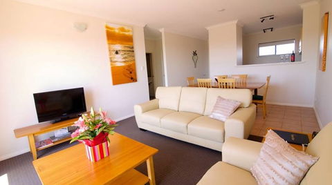 Margaret's Beach Resort - eAccommodation 3