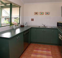 Cocos Beach Bungalows - eAccommodation