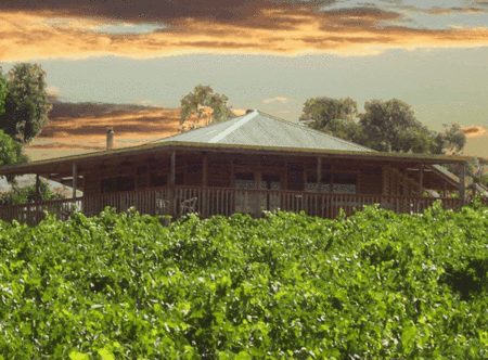 Mclaren Ridge Log Cabins - eAccommodation