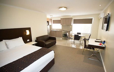 Country Comfort Premier Motel - eAccommodation 0