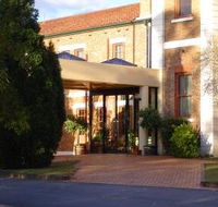Monte Pio Motor Inn - eAccommodation