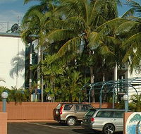 Coconut Grove Holiday Apartments - eAccommodation