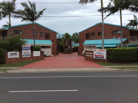 Cleveland Visitor Villas Motel & Shailer Park Garden Villas - eAccommodation 2