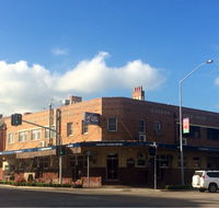 Golden Fleece Hotel - eAccommodation