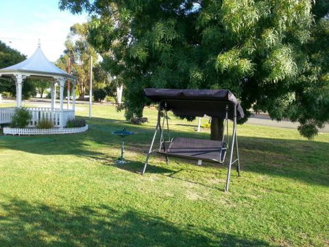 Gazebo Motor Inn - eAccommodation 0