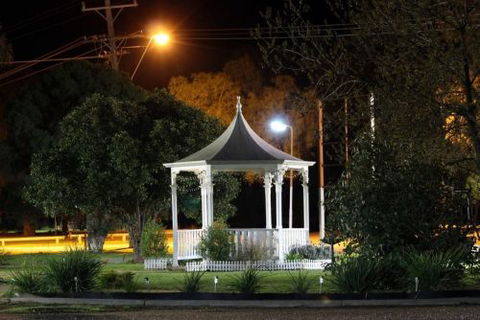 Gazebo Motor Inn - eAccommodation 1