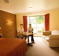AAt 28 GOLDSMITHGolden Chain Motel - eAccommodation