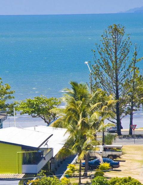 Surfside Motel - Yeppoon - eAccommodation 0