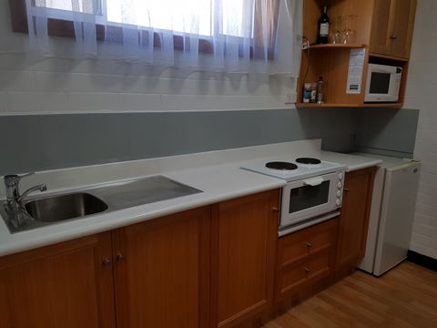 Cousins Motor Inn - eAccommodation 10