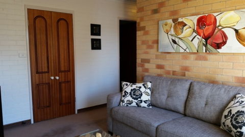 Cousins Motor Inn - eAccommodation 18