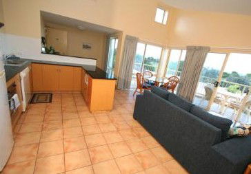 Lennox Beach Resort - eAccommodation 4