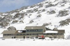 Barrakee Ski Lodge - eAccommodation 3