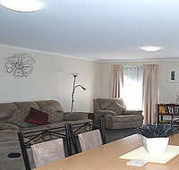Capri Apartments - eAccommodation